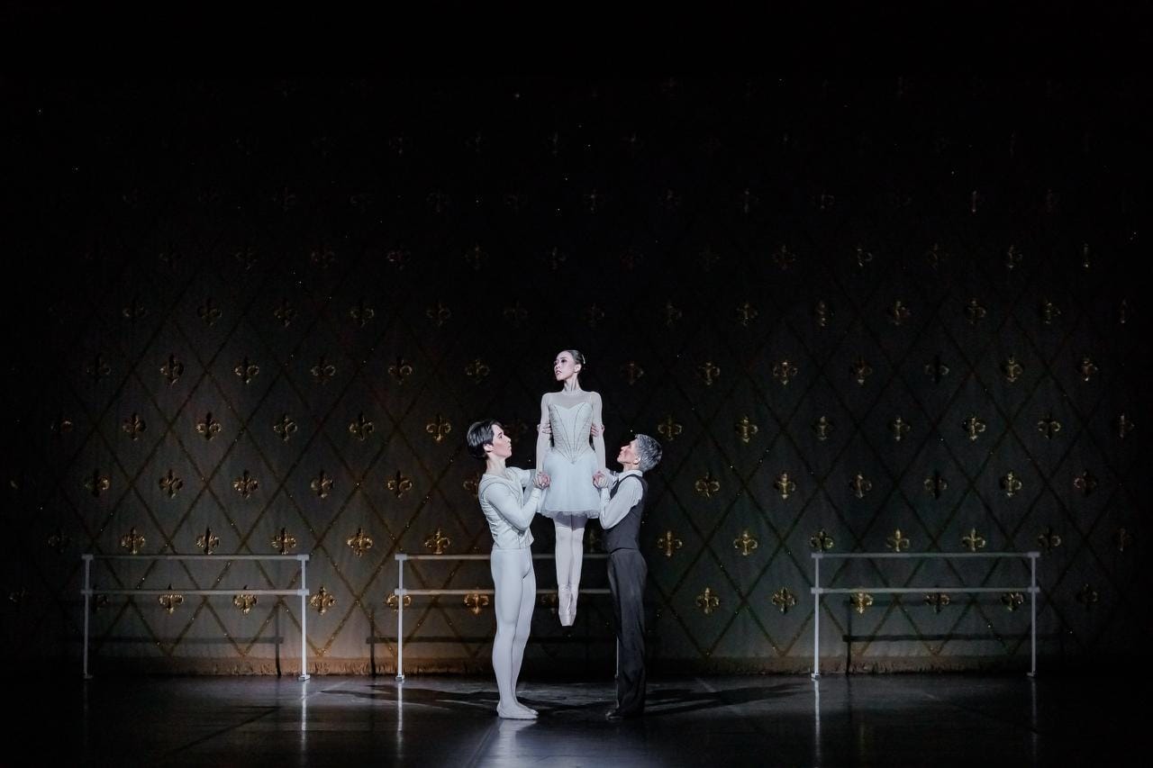 6d94bc9dfa36ccbcc4d4e66a1d4c79e2 Almaty Theatre сахнасында «Балет не туралы үнсіз» бір актілі заманауи балетінің тұсаукесері өтті